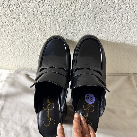 Jessica Simpson Hunyie Platform Loafer Clogs
Black Studded Block Heel 8 1/2 New - Picture 10 of 12